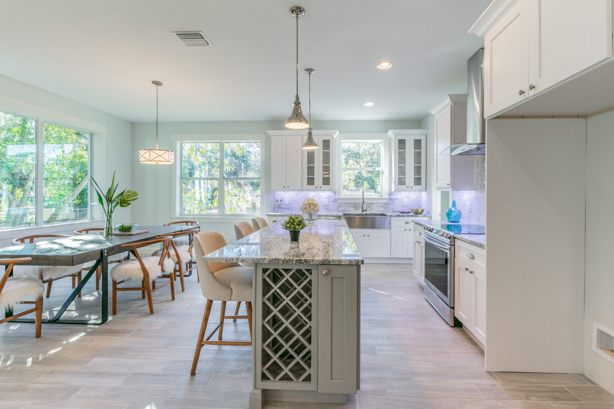 South Tampa Home Builders | Elegant Kitchens from DKV Tampa Homes